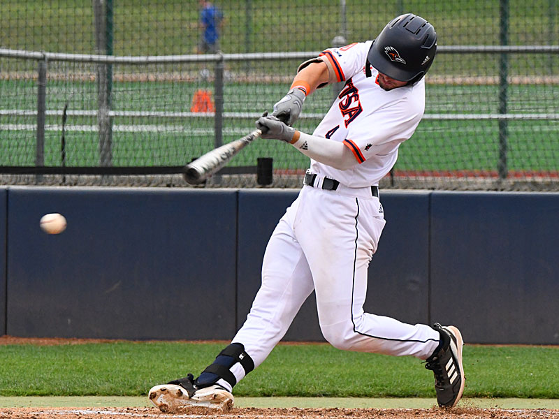 UTSA outfielder Chase Keng playing against Texas State on April 26, 2022, at Roadrunner Field. - photo by Joe Alexander