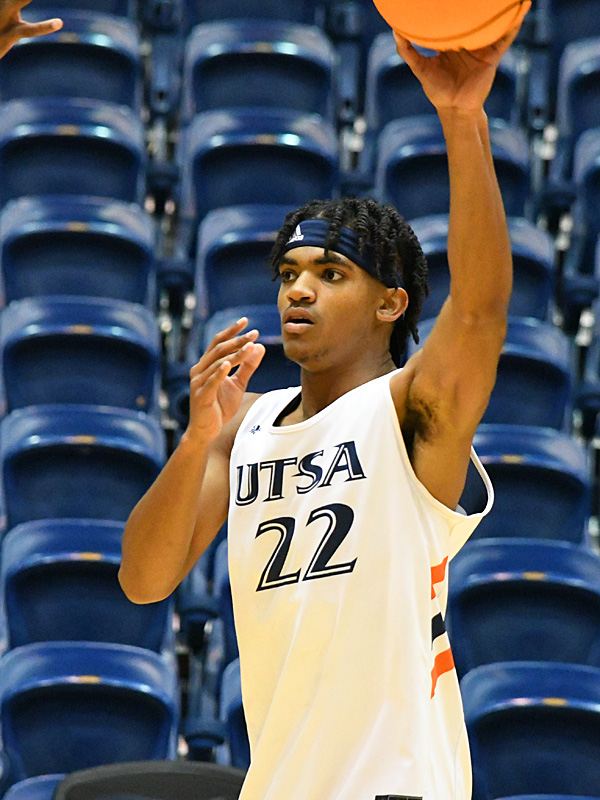 Christian Tucker at UTSA's first official men's basketball practice of the season on Sept. 26, 2022, at the Convocation Center. - photo by Joe Alexander