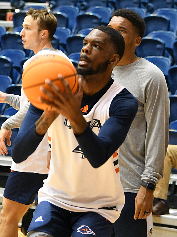 Josh Farmer at UTSA's first official men's basketball full practice of the season on Sept. 26, 2022, at the Convocation Center. - photo by Joe Alexander