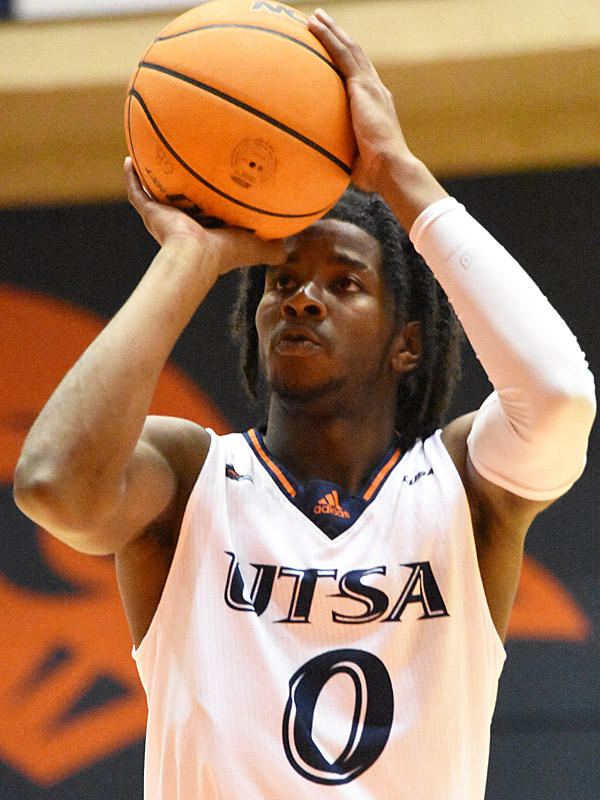 UTSA guard John Buggs III playing against Bethune-Cookman on Dec. 18, 2022, at the Convocation Center. - photo by Joe Alexander