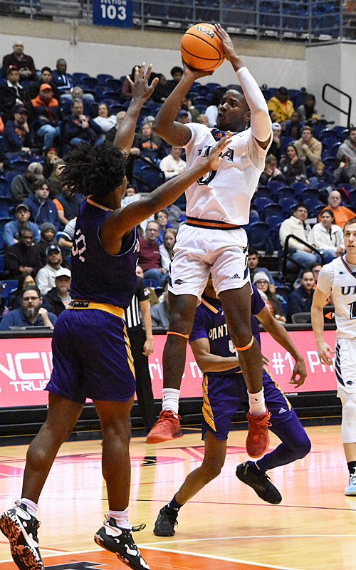 UTSA guard John Buggs III playing against Prairie View on Nov. 22, 2022, at the Convocation Center. - photo by Joe Alexander