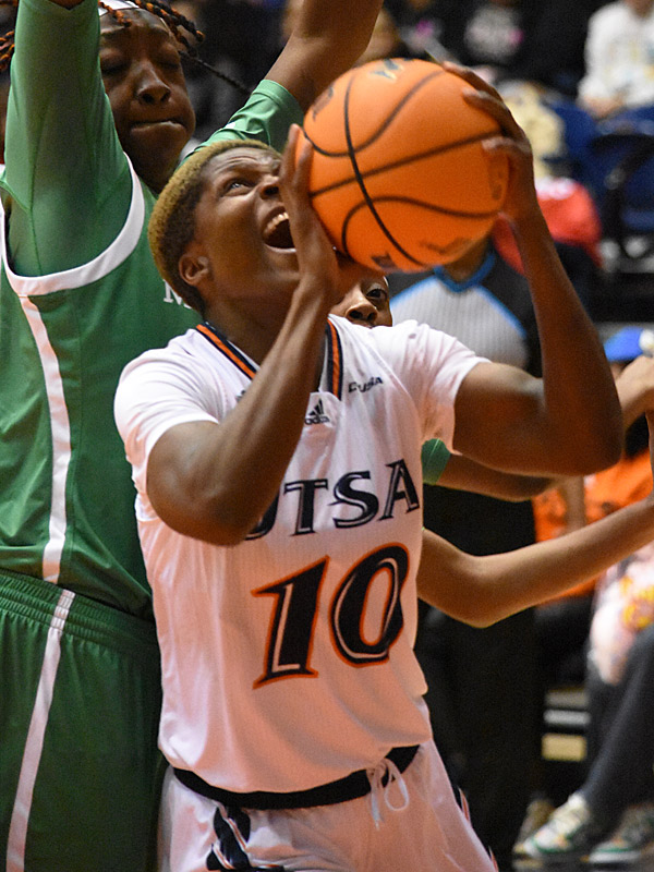 Queen Ulabo playing for UTSA women's basketball against North Texas on Jan. 26, 2023, at the Convocation Center. - photo by Joe Alexander
