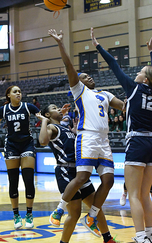 Ariah Powell. St. Mary's women's basketball beat Arkansas-Fort Smith 59-57 on Thursday, Jan. 18, 2024, at Greehey Arena. - photo by Joe Alexander