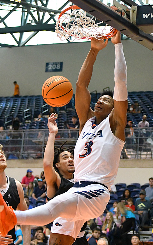 UTSA's Trey Edmonds playing against Rice on Feb. 3, 2024, at the Convocation Center. - photo by Joe Alexander