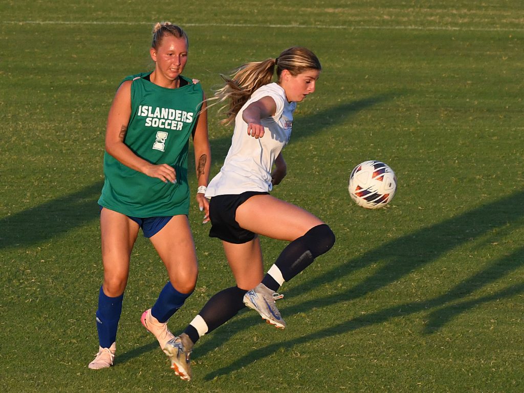 UTSA beat A&M-Corpus Christi 6-0 in a women's soccer exhibition on Sunday, Aug. 3, 2025, at UTSA Park West. - photo by Joe Alexander