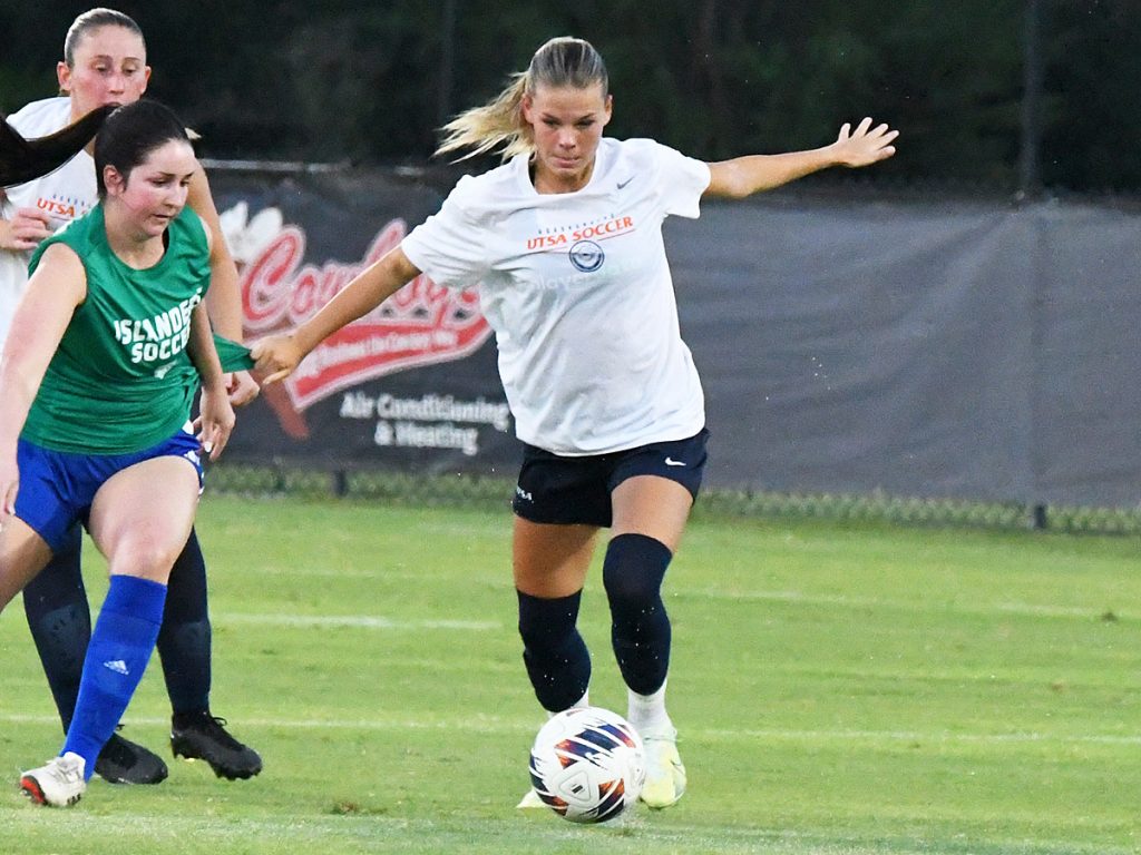 UTSA beat A&M-Corpus Christi 6-0 in a women's soccer exhibition on Sunday, Aug. 3, 2025, at UTSA Park West. - photo by Joe Alexander