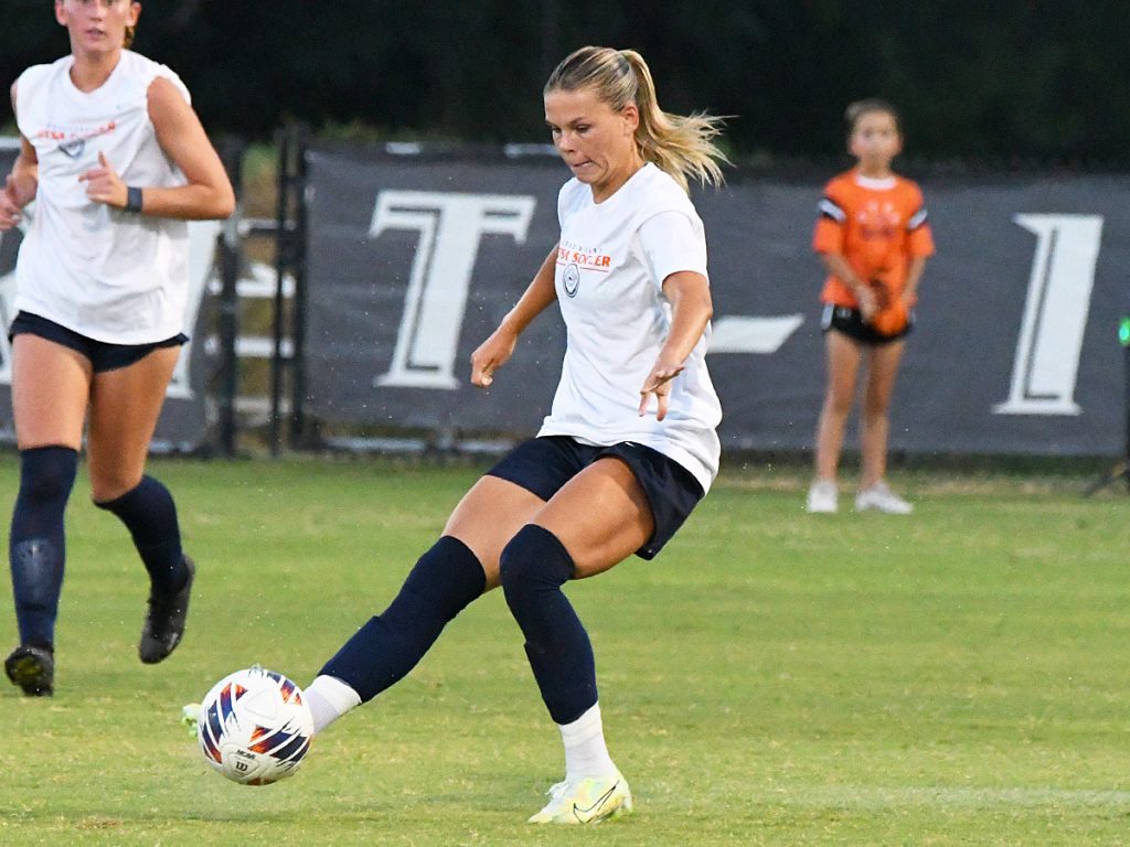 UTSA beat A&M-Corpus Christi 6-0 in a women's soccer exhibition on Sunday, Aug. 3, 2025, at UTSA Park West. - photo by Joe Alexander