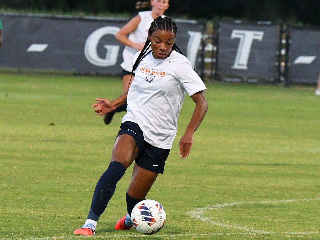 UTSA beat A&M-Corpus Christi 6-0 in a women's soccer exhibition on Sunday, Aug. 3, 2025, at UTSA Park West. - photo by Joe Alexander