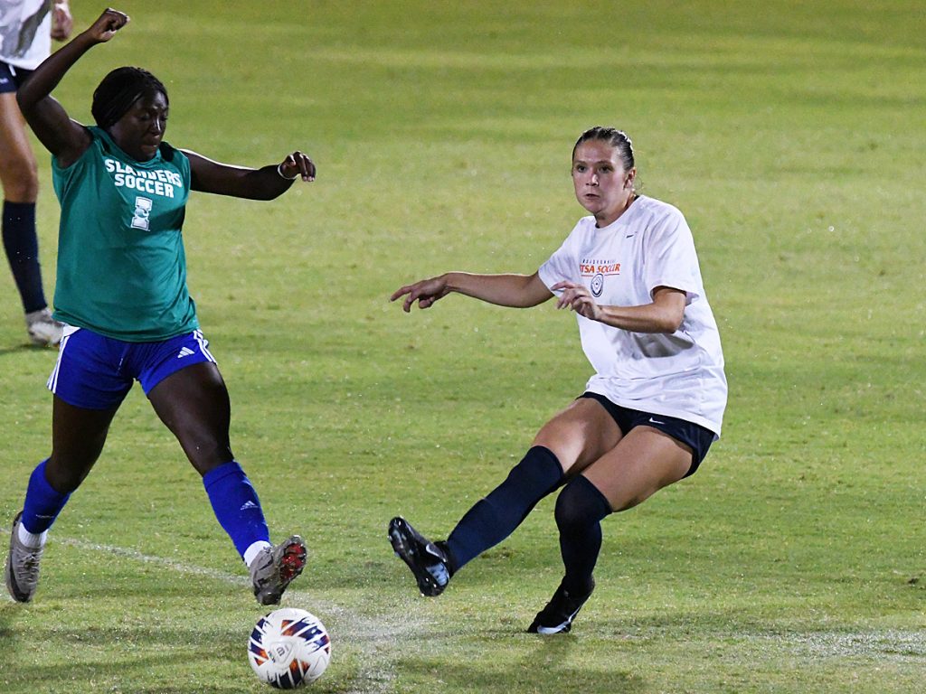 UTSA beat A&M-Corpus Christi 6-0 in a women's soccer exhibition on Sunday, Aug. 3, 2025, at UTSA Park West. - photo by Joe Alexander