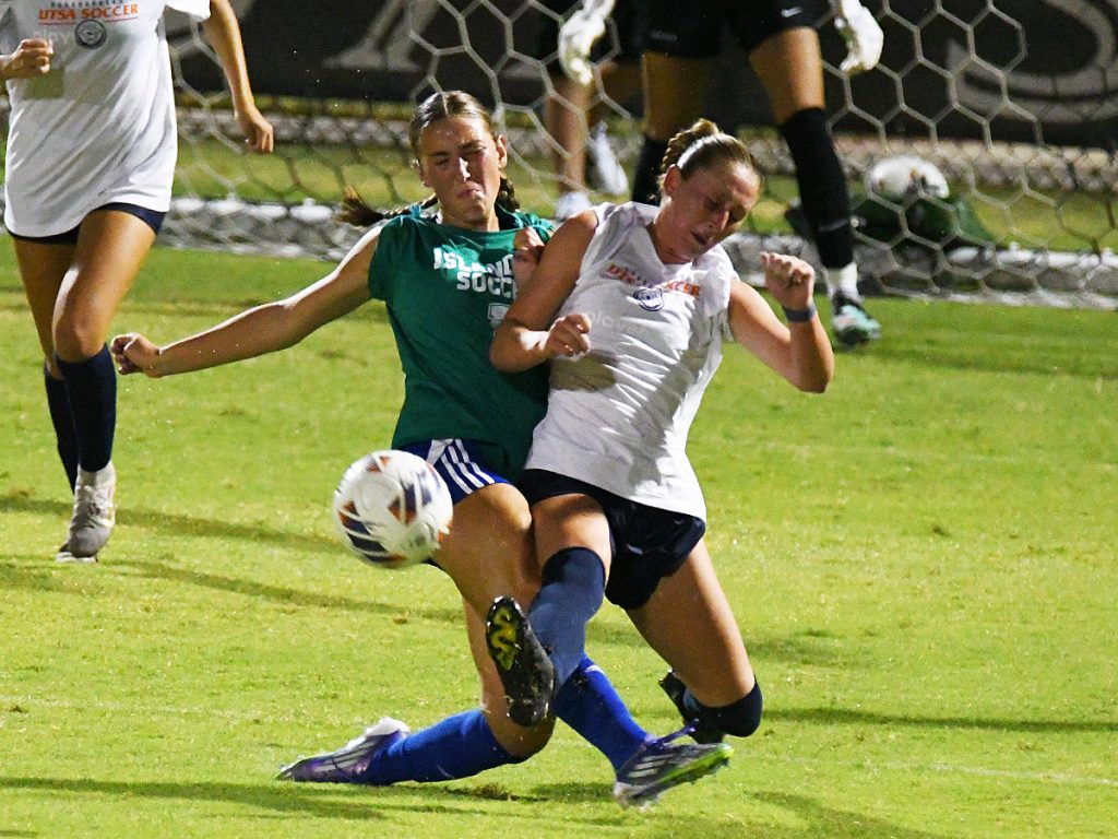 UTSA beat A&M-Corpus Christi 6-0 in a women's soccer exhibition on Sunday, Aug. 3, 2025, at UTSA Park West. - photo by Joe Alexander