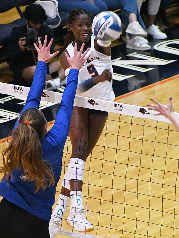 Gigi Mason led UTSA in kills in Friday's American Athletic Conference women's volleyball loss to Tulsa at the Convocation Center. - photo by Joe Alexander
