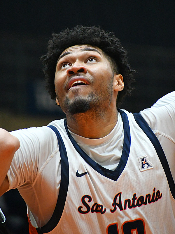 Mo Njie. Seattle beat UTSA 71-68 in non-conference men's basketball on Monday, Dec. 22, 2025, at the Convocation Center. - photo by Joe Alexander