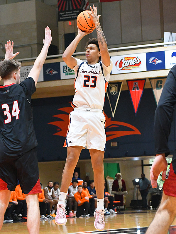Matheo Coffi. Seattle beat UTSA 71-68 in non-conference men's basketball on Monday, Dec. 22, 2025, at the Convocation Center. - photo by Joe Alexander