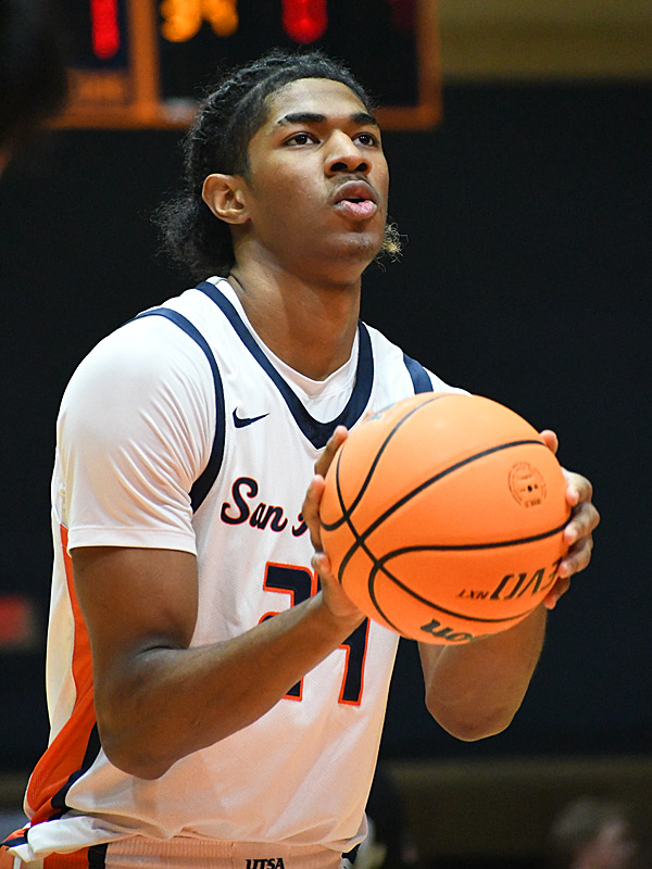 Baboucarr Njie. Seattle beat UTSA 71-68 in non-conference men's basketball on Monday, Dec. 22, 2025, at the Convocation Center. - photo by Joe Alexander