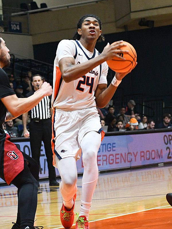 Baboucarr Njie. Seattle beat UTSA 71-68 in non-conference men's basketball on Monday, Dec. 22, 2025, at the Convocation Center. - photo by Joe Alexander