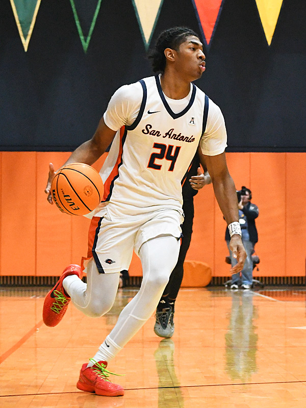 Baboucarr Njie. Seattle beat UTSA 71-68 in non-conference men's basketball on Monday, Dec. 22, 2025, at the Convocation Center. - photo by Joe Alexander