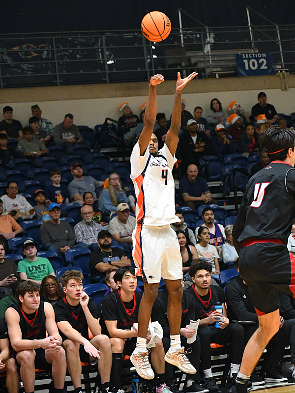 Brent Moss. Seattle beat UTSA 71-68 in non-conference men's basketball on Monday, Dec. 22, 2025, at the Convocation Center. - photo by Joe Alexander