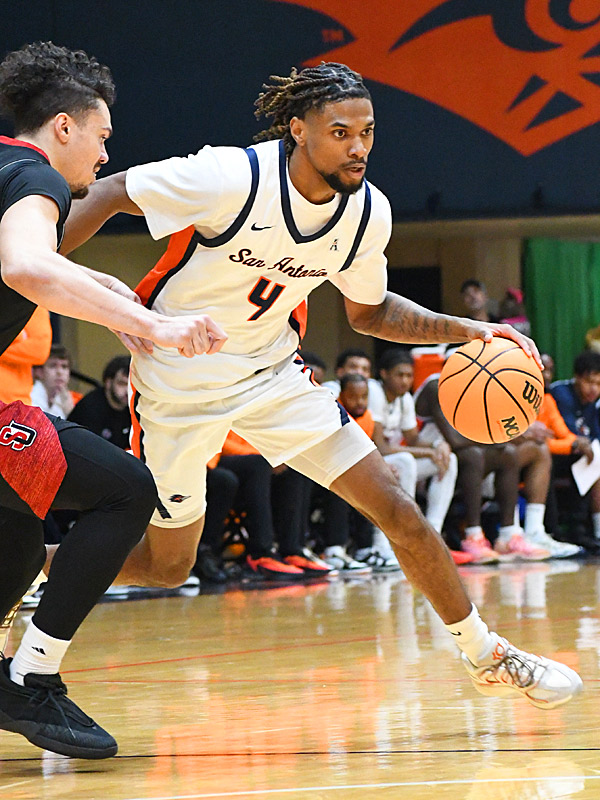 Brent Moss. Seattle beat UTSA 71-68 in non-conference men's basketball on Monday, Dec. 22, 2025, at the Convocation Center. - photo by Joe Alexander