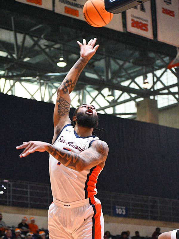 Jamir Simpson. Seattle beat UTSA 71-68 in non-conference men's basketball on Monday, Dec. 22, 2025, at the Convocation Center. - photo by Joe Alexander