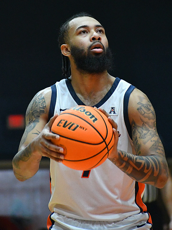 Jamir Simpson. Seattle beat UTSA 71-68 in non-conference men's basketball on Monday, Dec. 22, 2025, at the Convocation Center. - photo by Joe Alexander