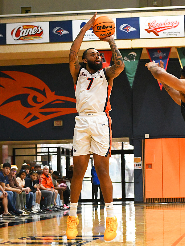 Jamir Simpson. Seattle beat UTSA 71-68 in non-conference men's basketball on Monday, Dec. 22, 2025, at the Convocation Center. - photo by Joe Alexander