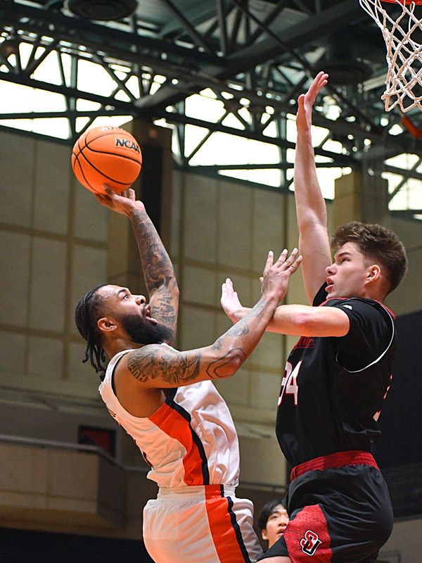 Jamir Simpson. Seattle beat UTSA 71-68 in non-conference men's basketball on Monday, Dec. 22, 2025, at the Convocation Center. - photo by Joe Alexander