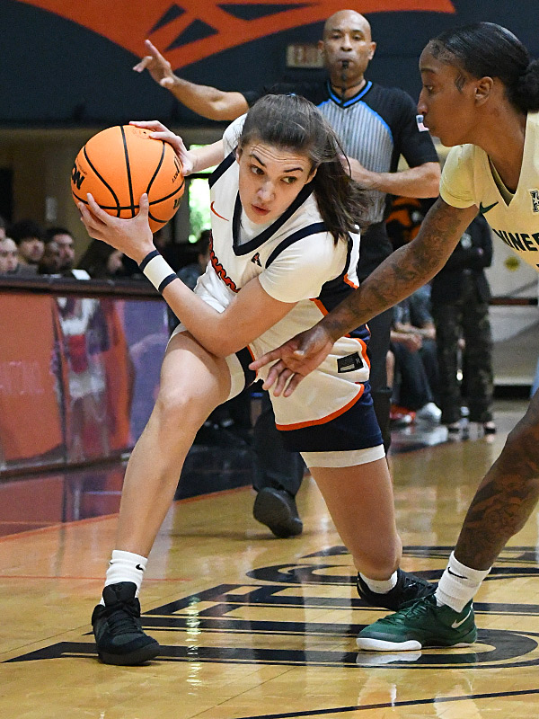 Siena Guttadauro. UTSA beat Charlotte 69-63 in American Conference women's basketball on Saturday, Jan. 10, 2026, at the Convocation Center. - photo by Joe Alexander