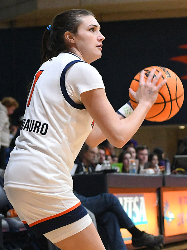 Siena Guttadauro. UTSA beat Charlotte 69-63 in American Conference women's basketball on Saturday, Jan. 10, 2026, at the Convocation Center. - photo by Joe Alexander