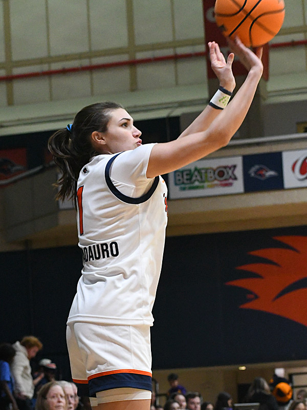 Siena Guttadauro. UTSA beat Charlotte 69-63 in American Conference women's basketball on Saturday, Jan. 10, 2026, at the Convocation Center. - photo by Joe Alexander