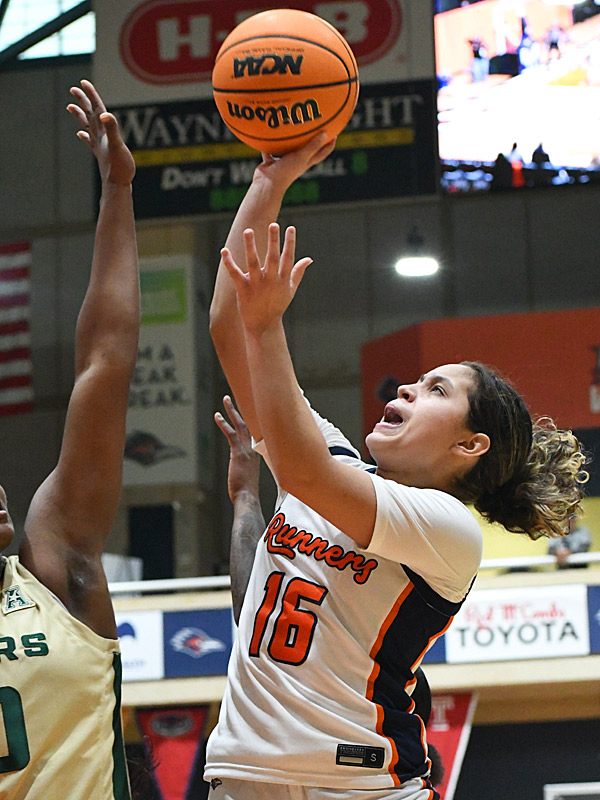Adriana Robles. UTSA beat Charlotte 69-63 in American Conference women's basketball on Saturday, Jan. 10, 2026, at the Convocation Center. - photo by Joe Alexander