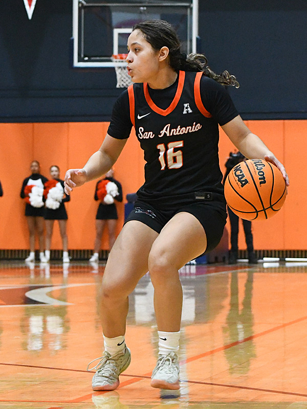 Adriana Robles. UTSA beat Tulane 65-63 in their American Athletic Conference women's basketball opener on Tuesday, Dec. 30, 2025, at the Convocation Center. - photo by Joe Alexander