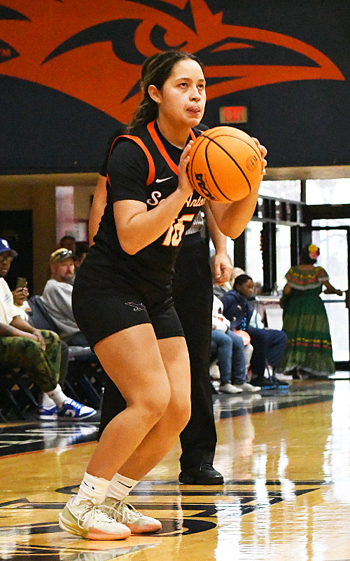 Adriana Robles. UTSA beat Tulane 65-63 in their American Athletic Conference women's basketball opener on Tuesday, Dec. 30, 2025, at the Convocation Center. - photo by Joe Alexander