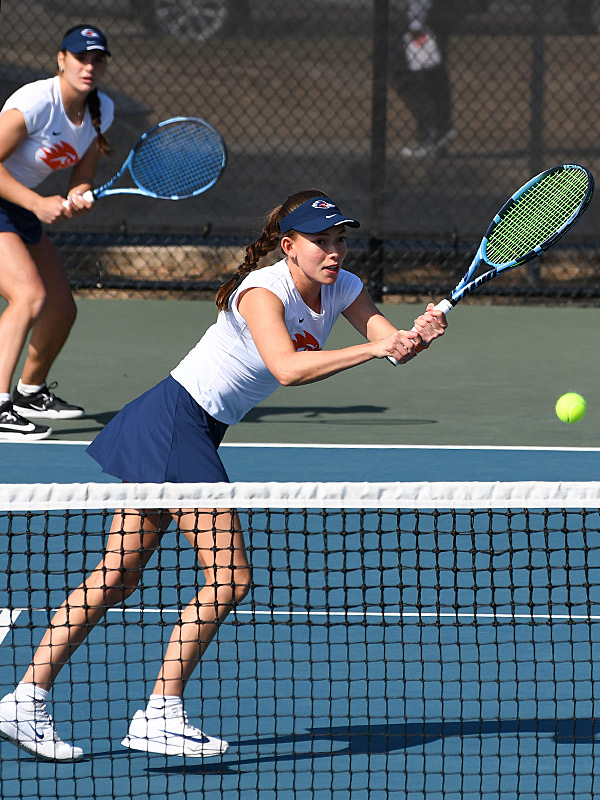 UTSA's Natalia Castaneda Guerrero and Giuliana Giardina def. St. Mary's Janel Ospanova and Selina Wu 6-4 at No. 1 doubles on Thursday, Jan. 22, 2026, at UTSA tennis center.