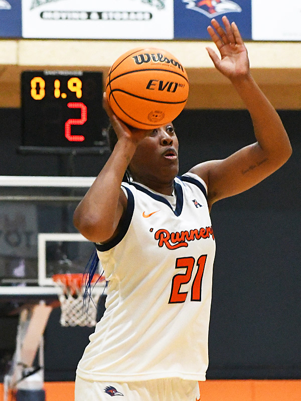 Cheyenne Rowe. UTSA beat Charlotte 69-63 in American Conference women's basketball on Saturday, Jan. 10, 2026, at the Convocation Center. - photo by Joe Alexander