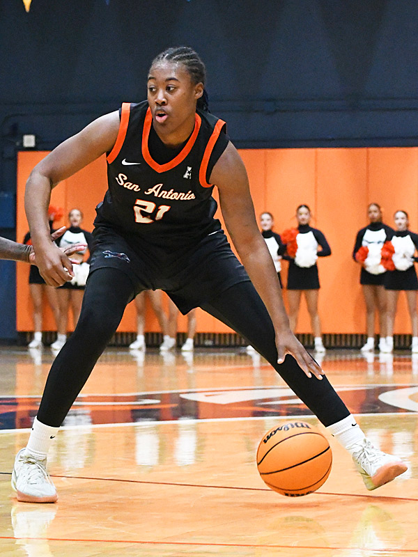 Cheyenne Rowe. UTSA beat Tulane 65-63 in their American Athletic Conference women's basketball opener on Tuesday, Dec. 30, 2025, at the Convocation Center. - photo by Joe Alexander