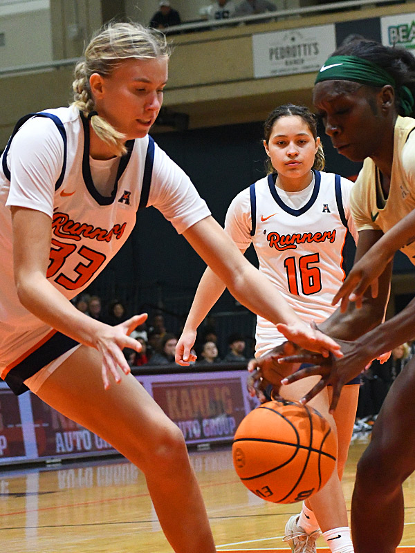 Emilia Dannebauer. UTSA beat Charlotte 69-63 in American Conference women's basketball on Saturday, Jan. 10, 2026, at the Convocation Center. - photo by Joe Alexander