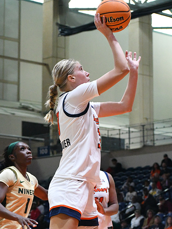Emilia Dannebauer. UTSA beat Charlotte 69-63 in American Conference women's basketball on Saturday, Jan. 10, 2026, at the Convocation Center. - photo by Joe Alexander