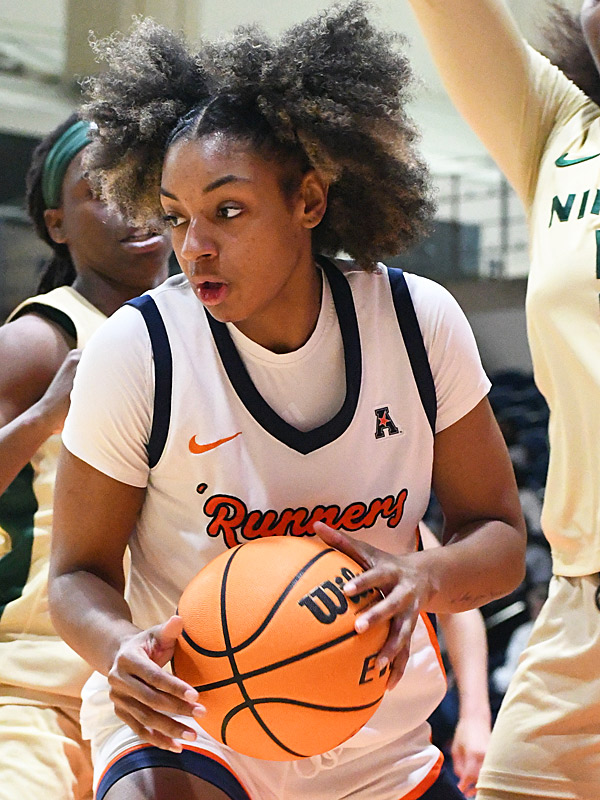 Damara Allen. UTSA beat Charlotte 69-63 in American Conference women's basketball on Saturday, Jan. 10, 2026, at the Convocation Center. - photo by Joe Alexander