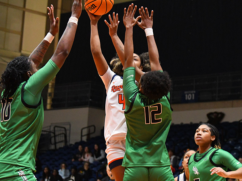 Damara Allen shot over two defenders to make the winning basket with 13 seconds left. UTSA beat North Texas 66-64 in American Conference women's basketball on Wednesday, Jan. 28, 2026, at the Convocation Center. - photo by Joe Alexander