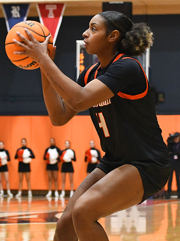 Damara Allen. UTSA beat Tulane 65-63 in their American Athletic Conference women's basketball opener on Tuesday, Dec. 30, 2025, at the Convocation Center. - photo by Joe Alexander