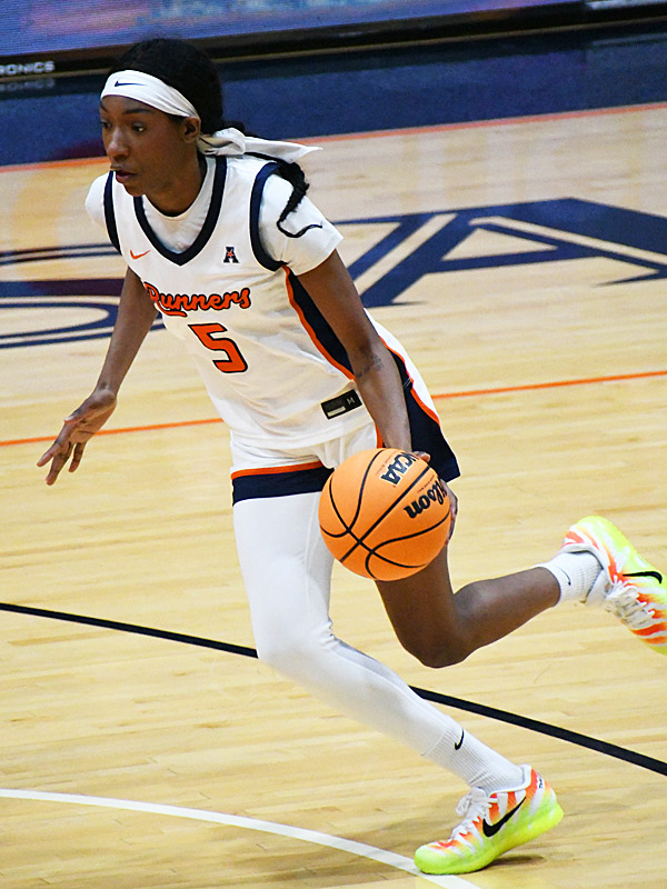 Mia Hammonds. UTSA beat Charlotte 69-63 in American Conference women's basketball on Saturday, Jan. 10, 2026, at the Convocation Center. - photo by Joe Alexander