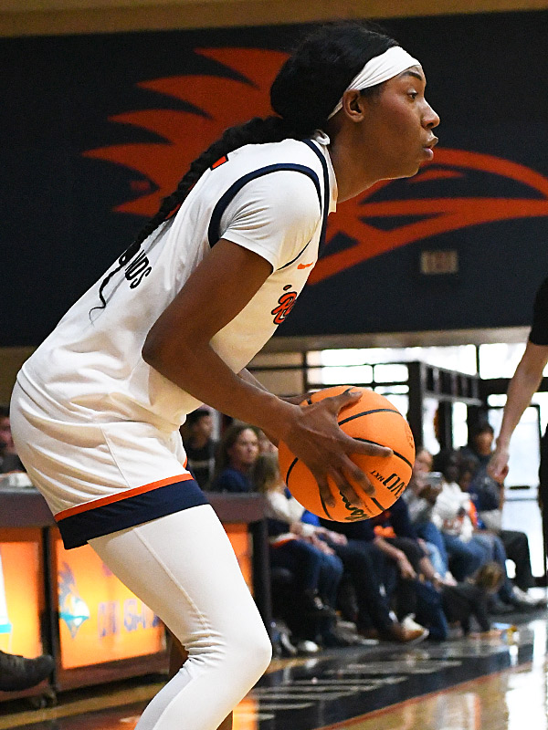 Mia Hammonds. UTSA beat Charlotte 69-63 in American Conference women's basketball on Saturday, Jan. 10, 2026, at the Convocation Center. - photo by Joe Alexander