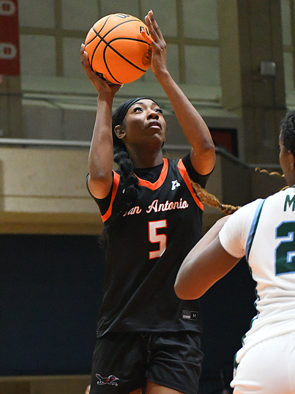 Mia Hammonds. UTSA beat Tulane 65-63 in their American Athletic Conference women's basketball opener on Tuesday, Dec. 30, 2025, at the Convocation Center. - photo by Joe Alexander