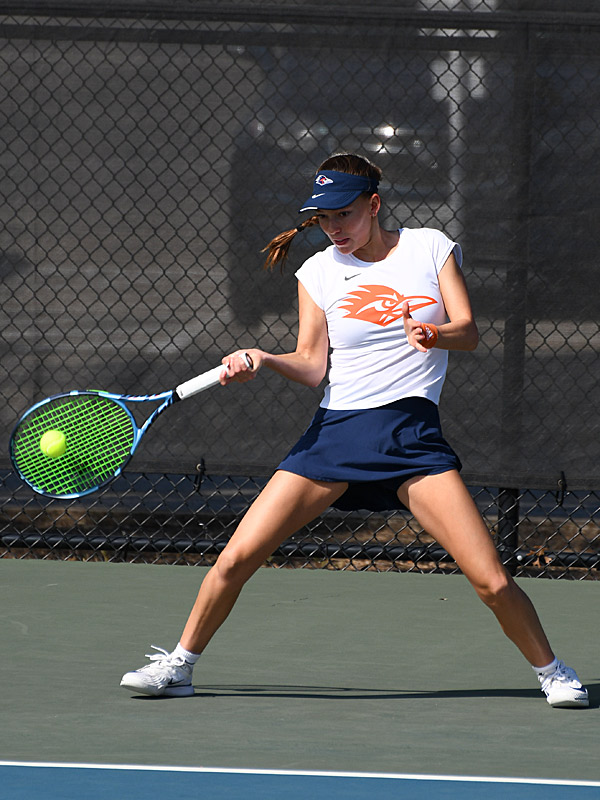 UTSA's Natalia Castaneda Guerrero and Giuliana Giardina def. St. Mary's Janel Ospanova and Selina Wu 6-4 at No. 1 doubles on Thursday, Jan. 22, 2026, at UTSA tennis center.
