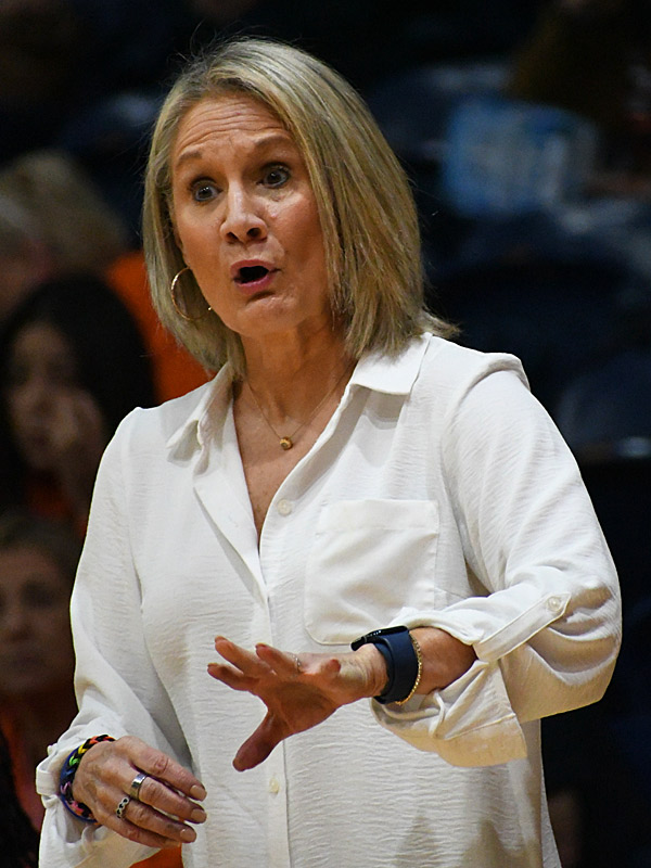 Karen Aston. UTSA beat Tulane 65-63 in their American Athletic Conference women's basketball opener on Tuesday, Dec. 30, 2025, at the Convocation Center. - photo by Joe Alexander