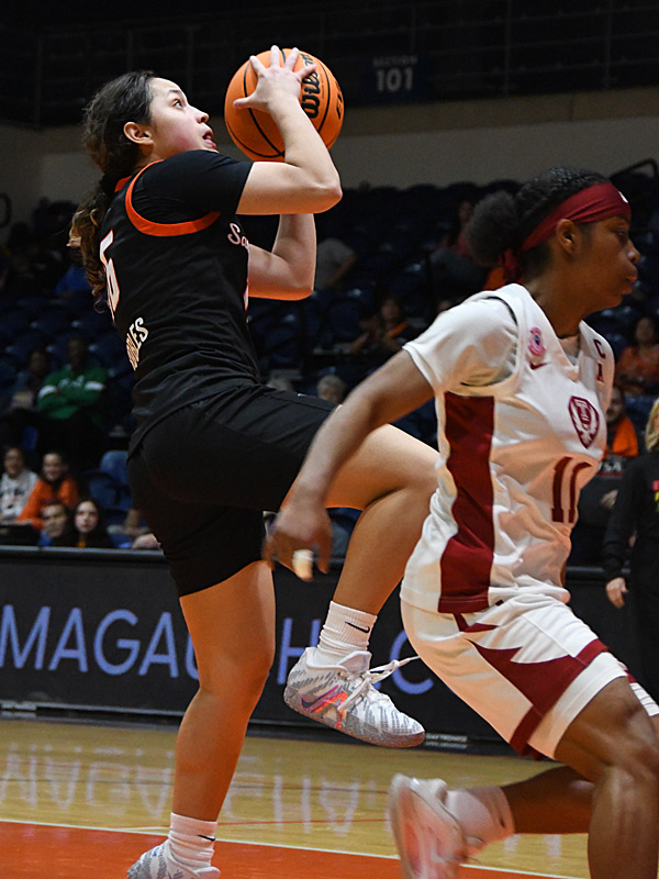 Adriana Robles. UTSA beat Temple 52-43 in American Conference women's basketball on Tuesday, Feb. 10, 2026, at the Convocation Center. - photo by Joe Alexander