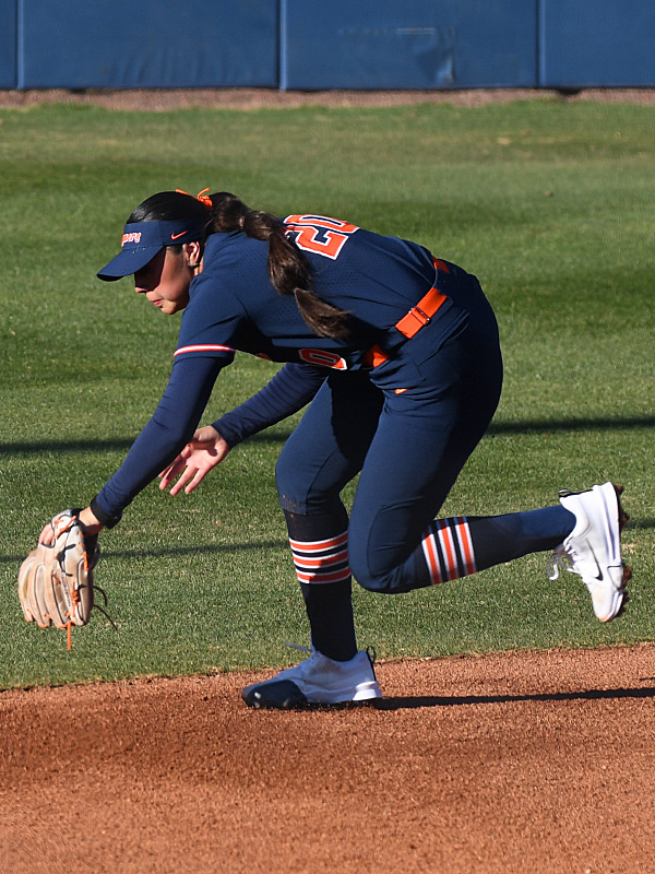 Katia Reyes. No. 25-ranked Washington beat UTSA 17-0 in a 5-inning run-rule game in the Roadrunners' season opener on Friday, Feb. 6, 2026, at Roadrunner Field. - photo by Joe Alexander