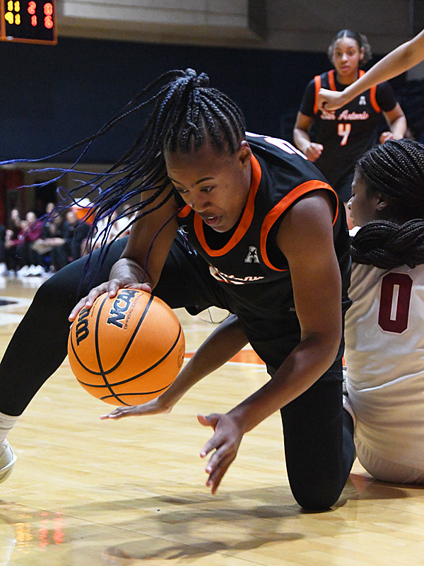 Cheyenne Rowe. UTSA beat Temple 52-43 in American Conference women's basketball on Tuesday, Feb. 10, 2026, at the Convocation Center. - photo by Joe Alexander