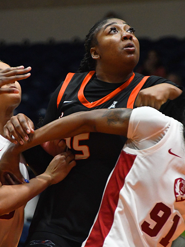 Idara Udo. UTSA beat Temple 52-43 in American Conference women's basketball on Tuesday, Feb. 10, 2026, at the Convocation Center. - photo by Joe Alexander