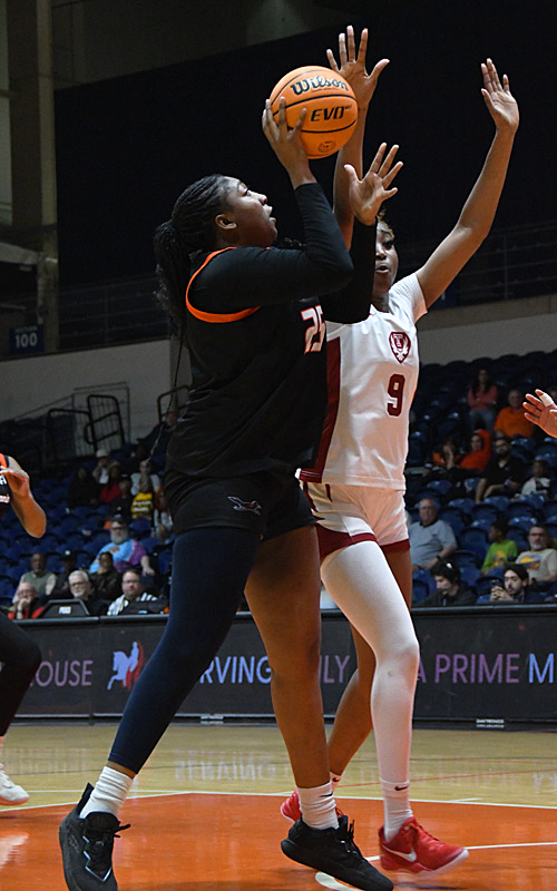 Idara Udo. UTSA beat Temple 52-43 in American Conference women's basketball on Tuesday, Feb. 10, 2026, at the Convocation Center. - photo by Joe Alexander